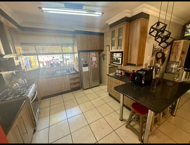 4 BEDROOM HOUSE FOR SALE IN VANDERBIJLPARK SE 3